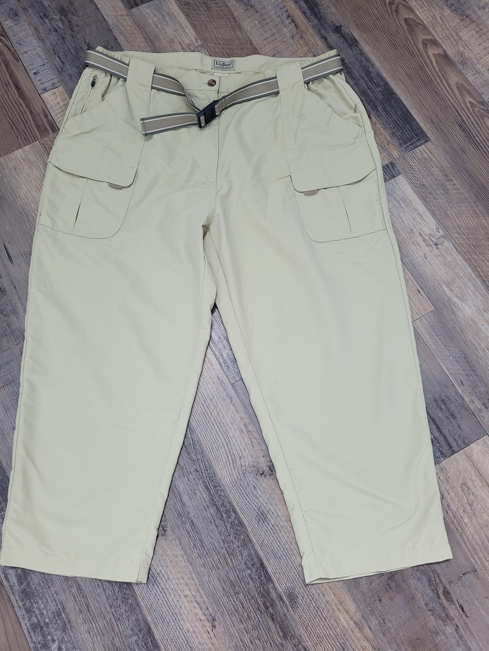 LL Bean Tan Khaki Size XL Women's Outdoor Hiking Cropped Cargo Pants